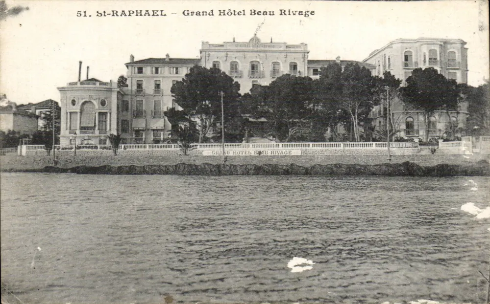 St-RAPHAEL — Grand Hôtel Beau Rivage — Uitgever: Antieke ansichtkaart - Voorkant