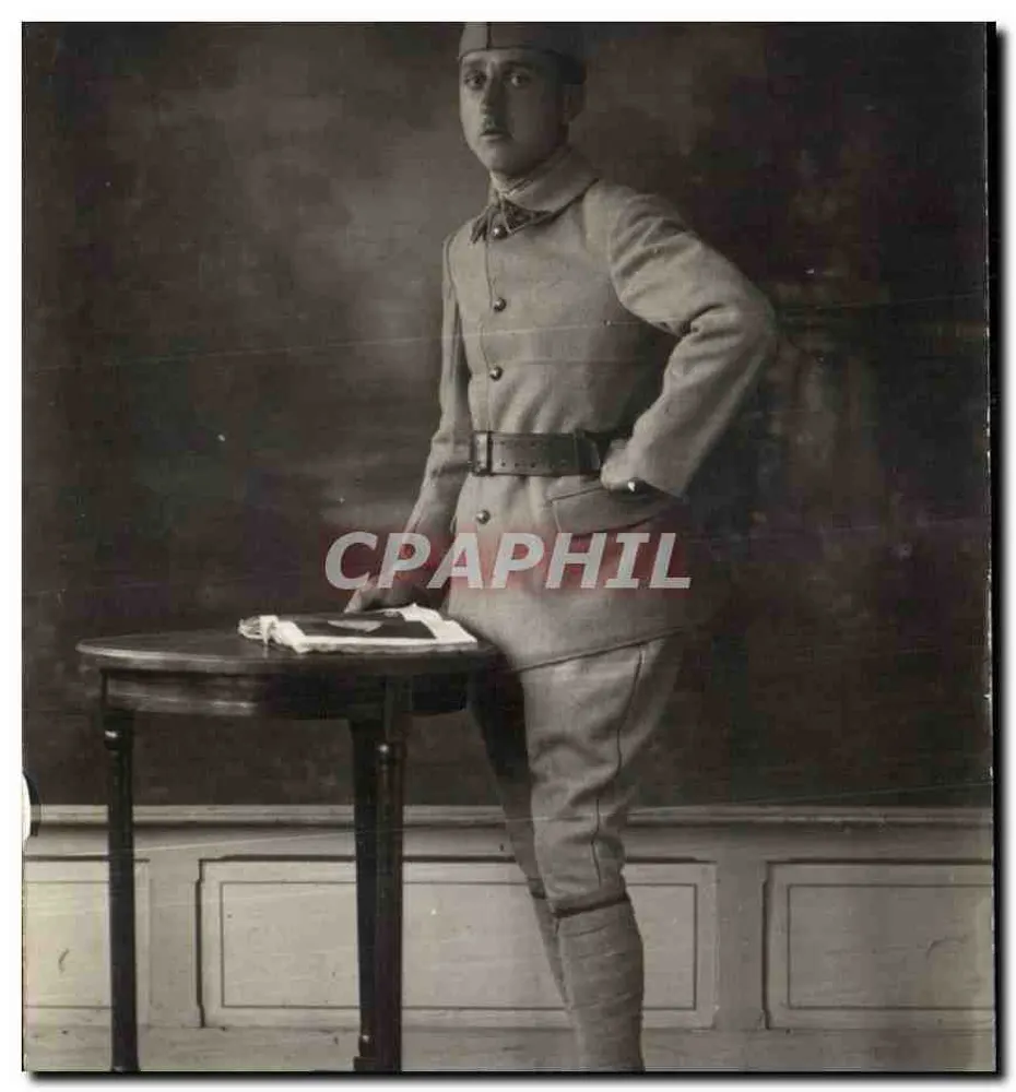 Soldat im Uniform — Studio-Pose — Atelier Samson & Co. Mainz - Vorderseite