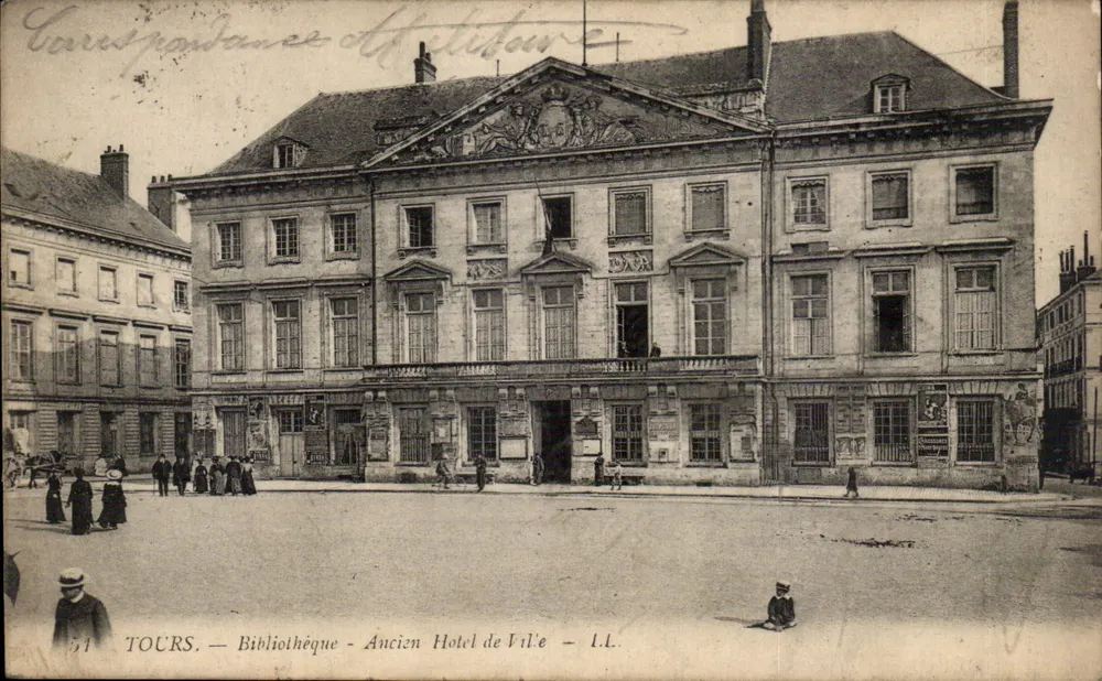 Tours — Bibliothek — Ehemaliges Rathaus — I.L. - Vorderseite