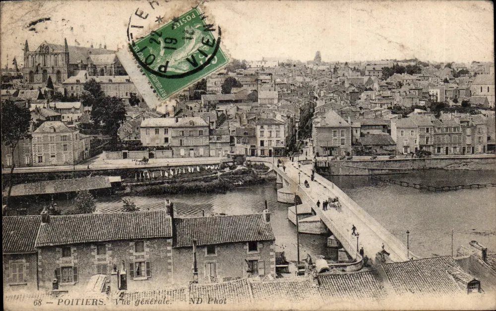 Poitiers — Widok ogólny — ND Phot - Awers