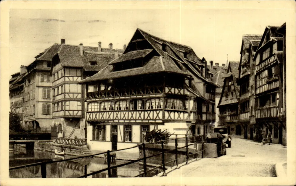 Strasbourg — Velho bairro com casas com colmios — Edição RISS, Strasbourg - Frente