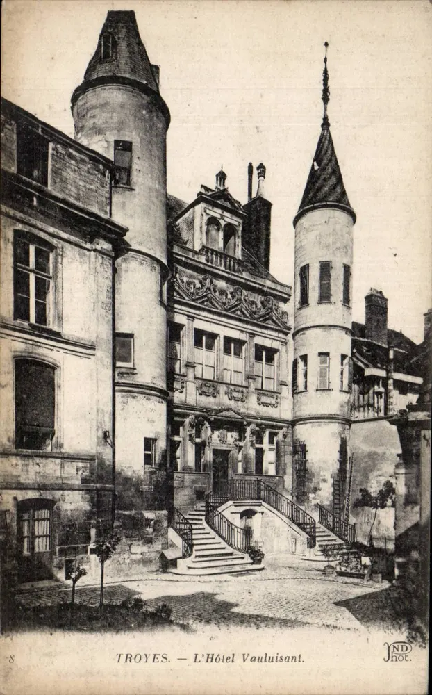 Troyes — L'Hôtel Vauluisant — ND Phot. - Frente