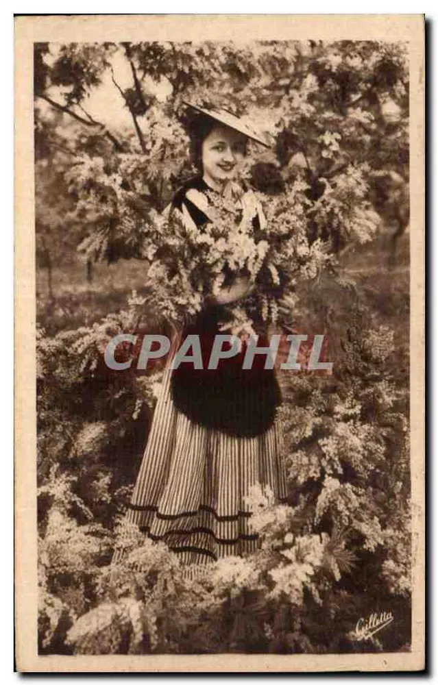 Frau im Landhaus-Outfit — Nice — Gilletta - Vorderseite