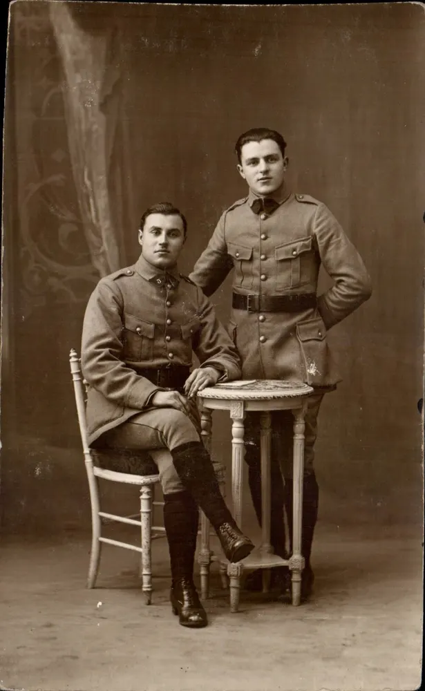 Zwei Soldaten in Uniform — Fotostudio — G. GROUAB, Choisy-le-Roi - Vorderseite