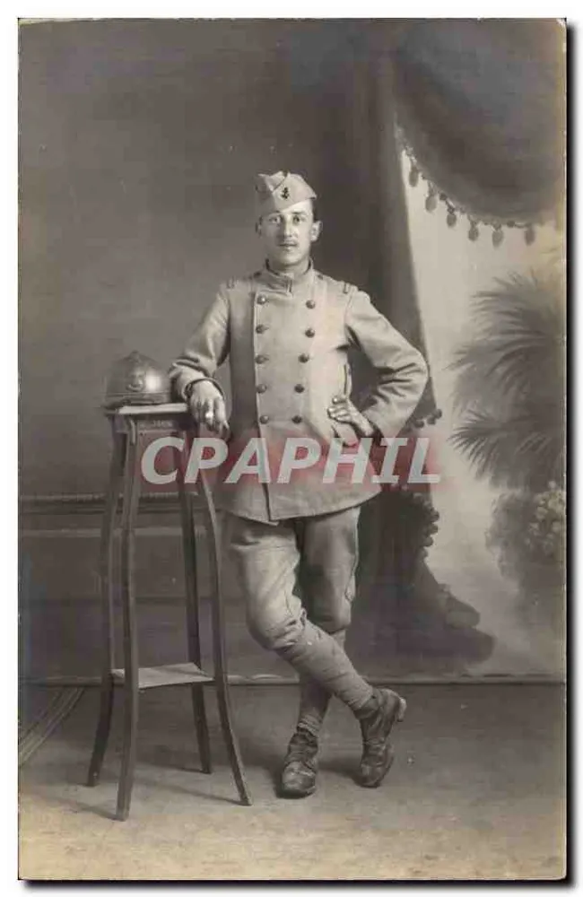 Soldado em uniforme — estúdio — P. Desbeaux, Paris - Frente