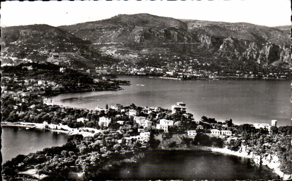 St Jean Cap Ferrat — Vista aérea — Edições « Nart » - Frente