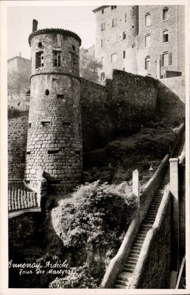 Innomanay, Ardèche — Wieża Świętych — Foto A. Sagrève - Awers