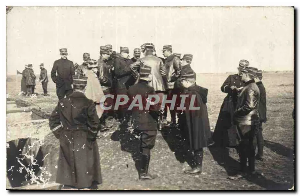 Gruppe Soldaten in Uniform — offenes Gelände — Gesellschaft Lumière, Lyon - Vorderseite