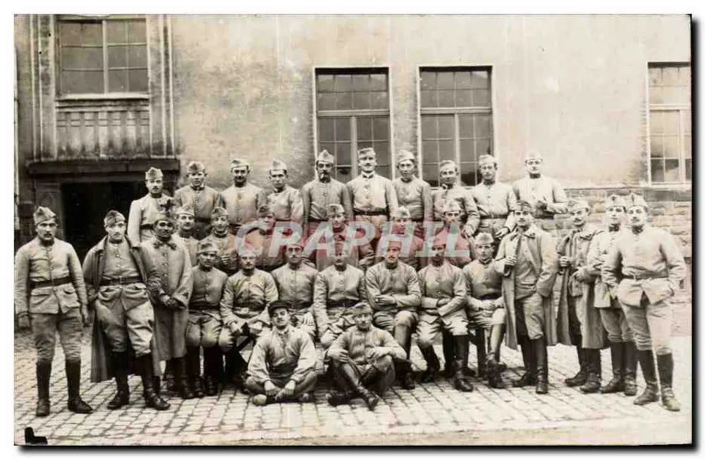 Gruppe von Soldaten — Bahnhof Tarragone — Verlag LEONAR n°2390 - Vorderseite