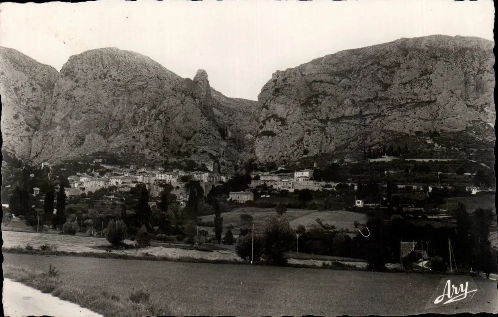 Moustier-Sainte-Marie — visão geral — Ary - Frente