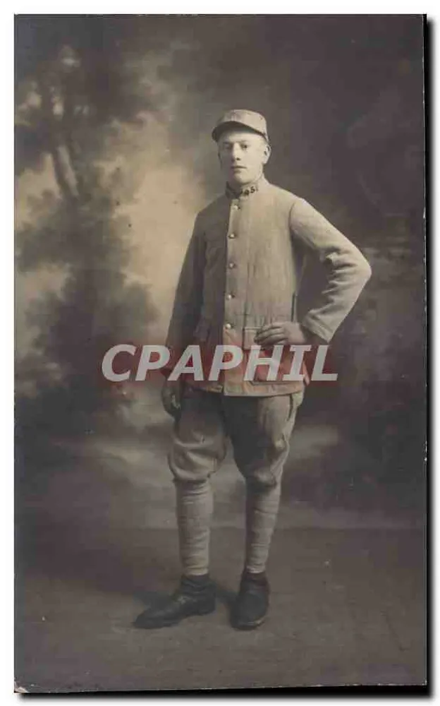 Soldat im Uniform — Studio-Positur — Verlag nicht sichtbar - Vorderseite