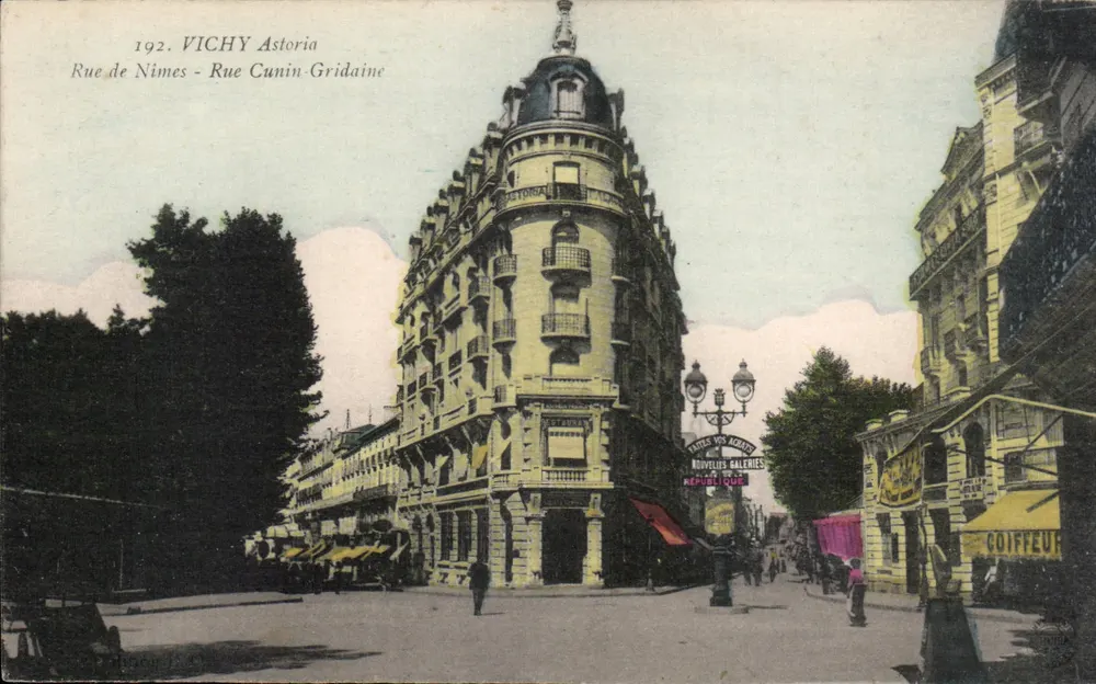 Vichy Astoria — Straße von Nîmes - Straße Cunin-Gridaine — unbekannter Verleger - Vorderseite