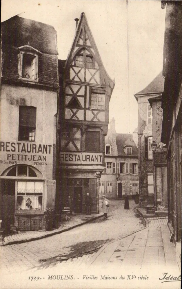 Moulins — Alte Häuser des 15. Jahrhunderts — Idéal - Vorderseite