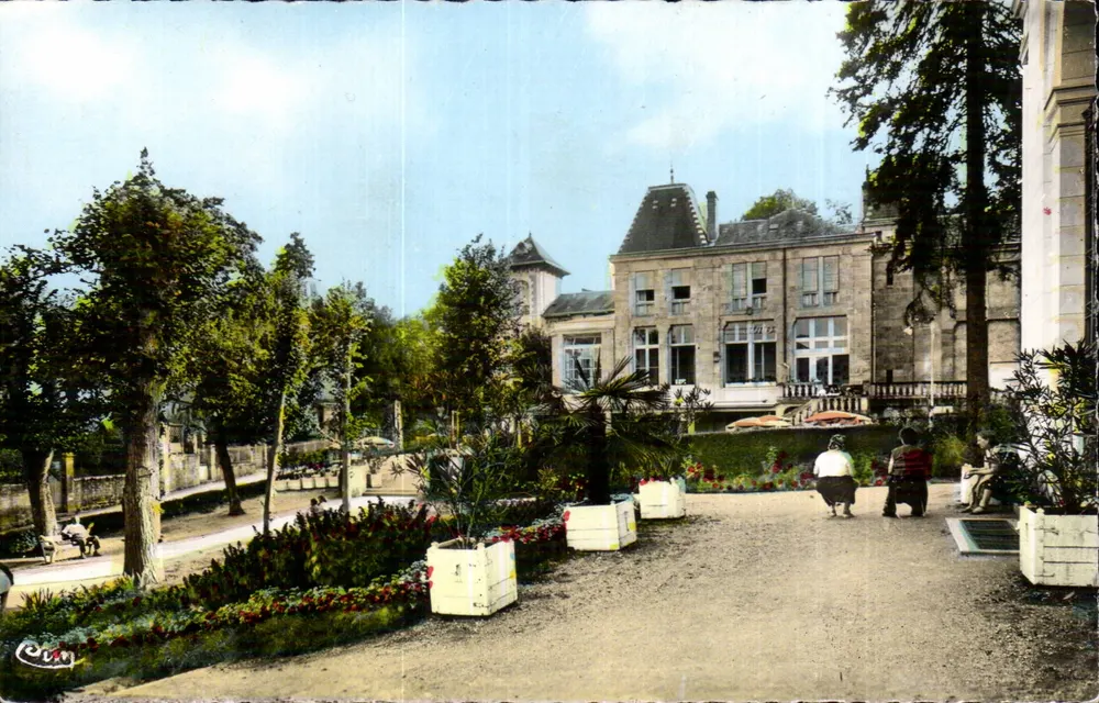 Bourbonnais - Das Casino des Thermes — Verlag Comisier (S.-E.) - Vorderseite