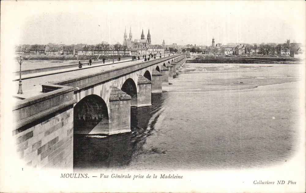 Moulins — Allgemeiner Blick von der Madeleine — Collections ND Phot - Vorderseite