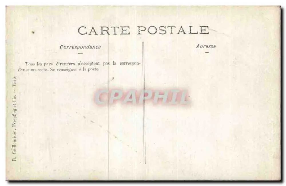 Hof eines Militärgebäudes — Soldaten, die Bales transportieren — B. Gaillardon, Paris - Rückseite