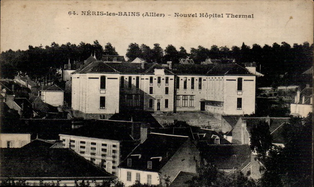 NÉRIS-les-BAINS (Allier) — Neues Thermalhospital - Vorderseite