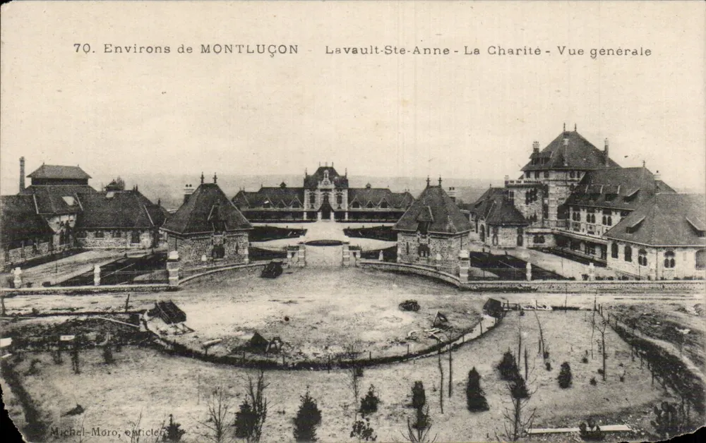 Environs de MONTLUÇON — Lavault-St-Anne - La Charité — Vue générale — Michel-Moro, éditeur - Vorderseite