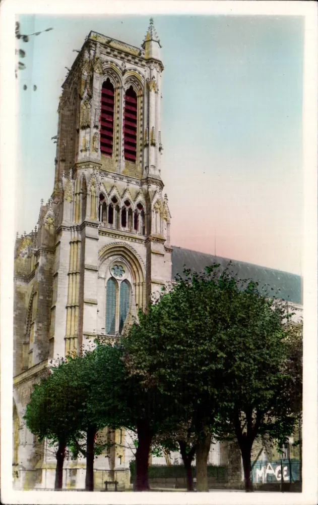 Soissons - A Catedral — editor G. Réant, Paris - Frente