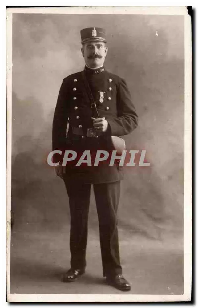 Feuerwehrmann — Uniform und Medaille — Photographie Gerbert, Paris - Vorderseite
