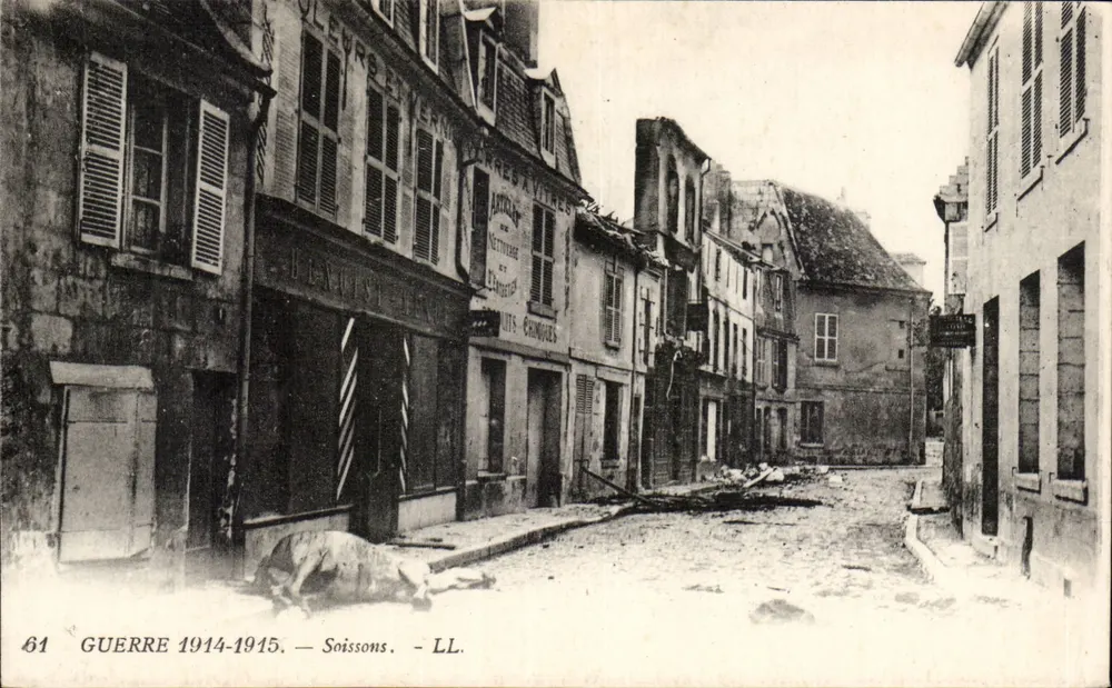 Soissons — Detalhes de rua após a guerra 1914-1918 — LL, n°61 - Frente