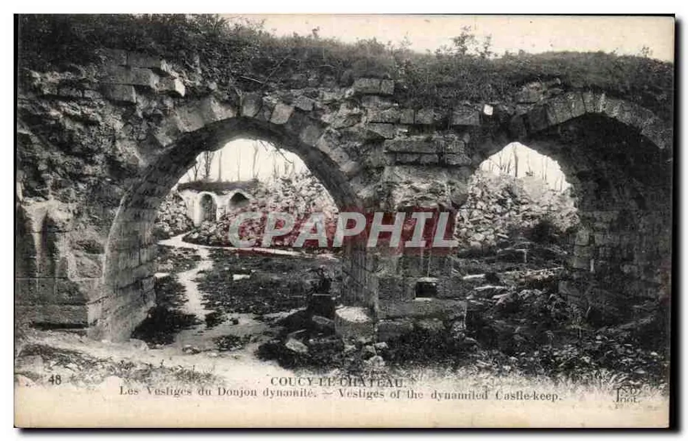 Os Vestígios do Donjon Destruído — Coucy-le-Château — T.P. Joret - Frente