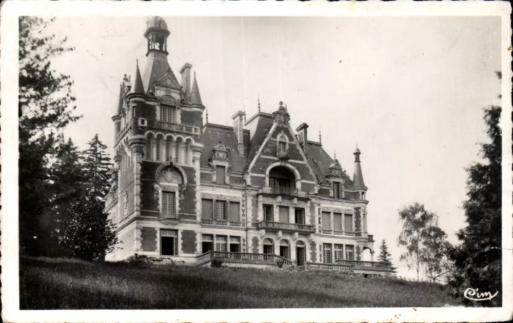 Neuville-sur-Ain — Schloss der Tour — Photo Poirier (Macon) - Vorderseite