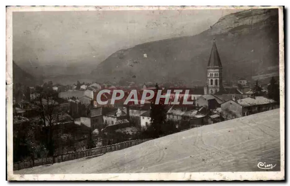 Nantua (Ain) no Inverno — vista panorâmica com igreja — Cim - Frente