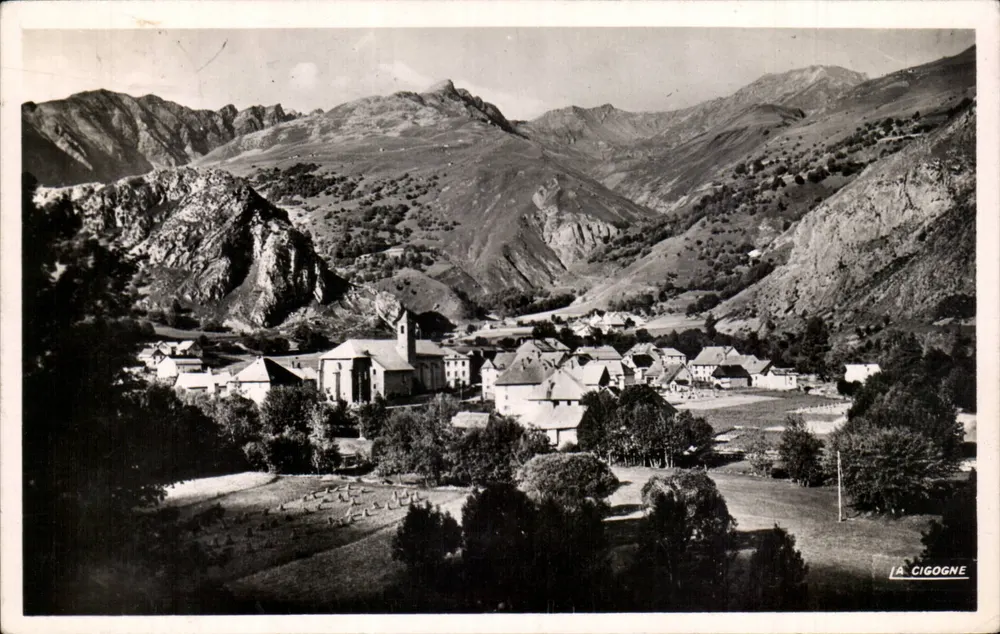 Valloire — vila encaixada em um vale montanhoso — IA CIGOGNE - Frente