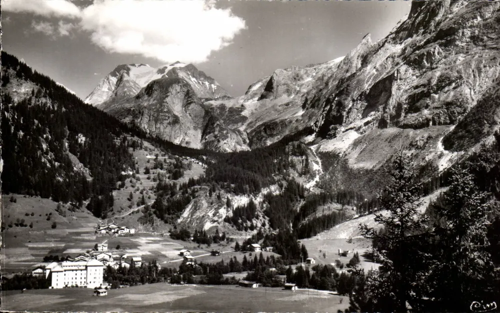 Pralognan-la-Vanoise — Foyer der Generalen Versicherung und die Grande Casse (3852 m.) — Combier Impr. Macon - Vorderseite