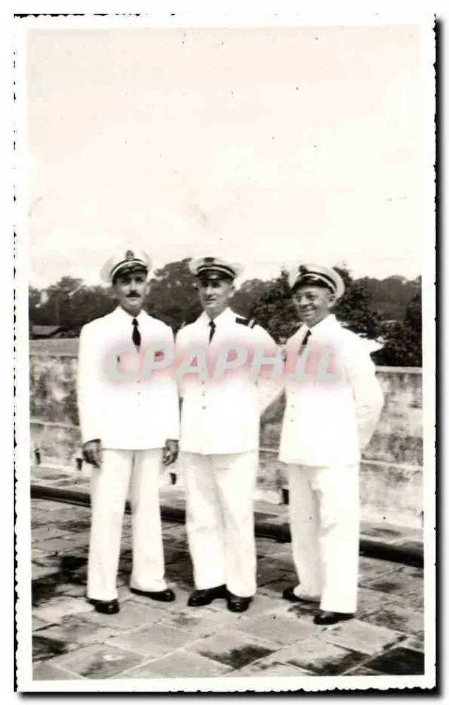 Drei Matrosen in Weißuniformen — Pose auf Terrasse — Papier Lumière - Vorderseite