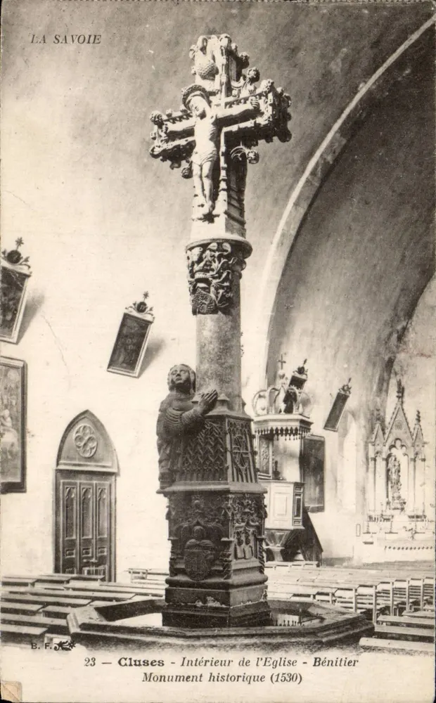 Cluses - Interior da Igreja - Bénitier (1530) - Frente