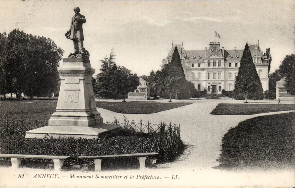 Annecy — Monumento Sommeillier e a Prefeitura — LL. - Frente