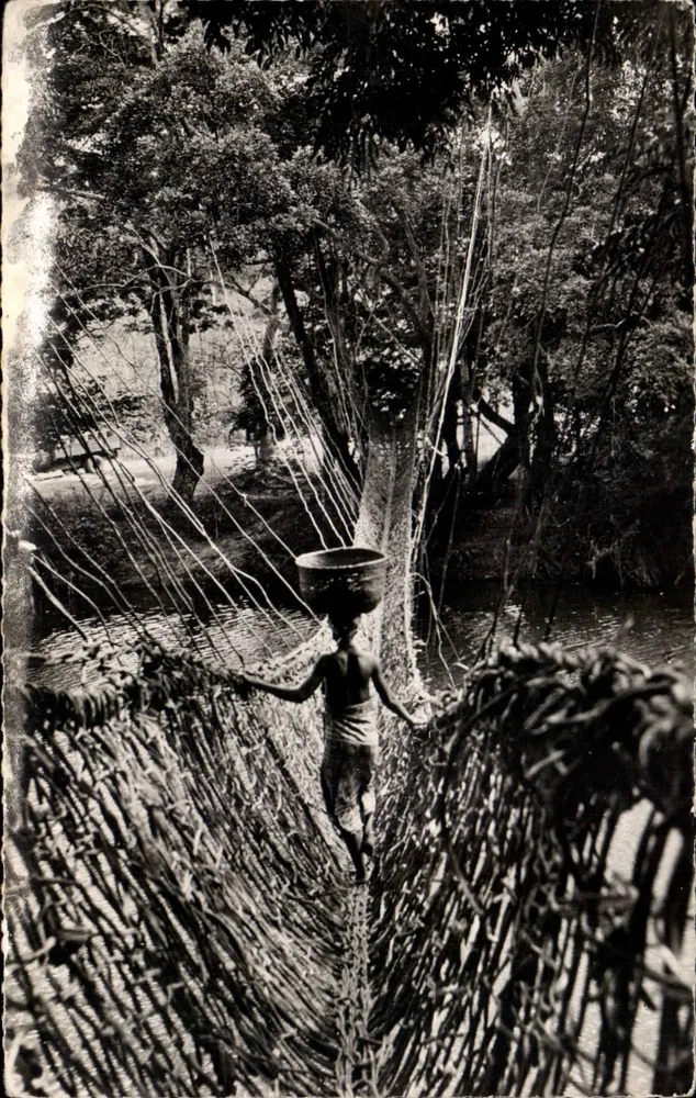 Überquerung einer Brücke in Konas — Guinea — C.O.L.X. Conakry - Vorderseite