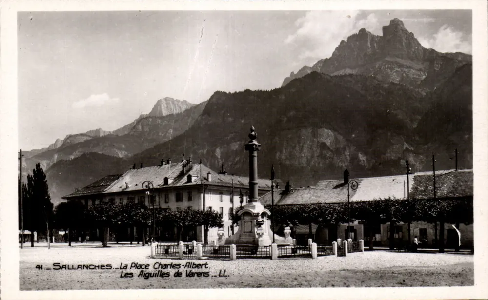 Sallanches — Die Place Charles-Albert und die Aiguilles de Varens — Edition Mont-Blanc - Vorderseite