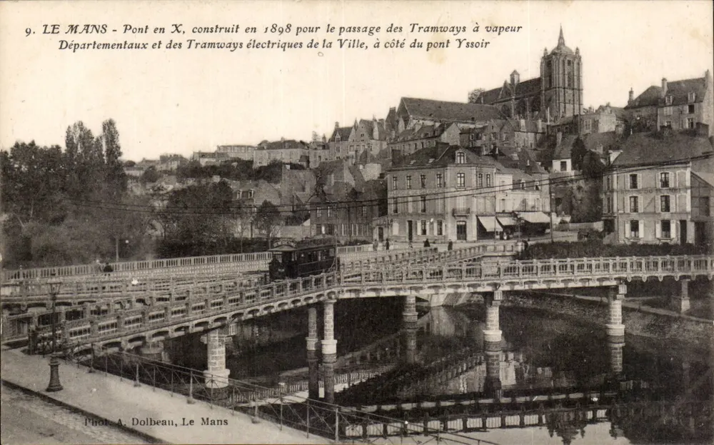 Le Mans - Brücke X, gebaut 1898 für den Durchgang der Dampftrams und Elektrischen Trams der Stadt, neben der Brücke Yssoir — Fot. A. Dolbeau, Le Mans - Vorderseite