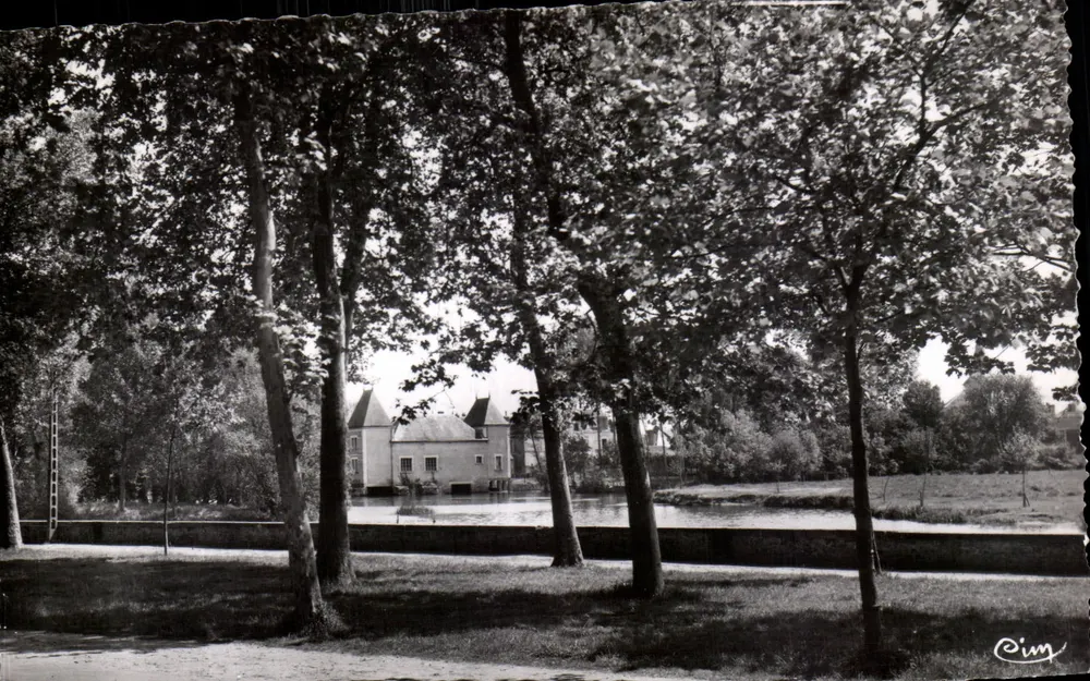 La Flèche (Sarthe) — Passeios às margens do Loir — Foto CD MASON - Frente