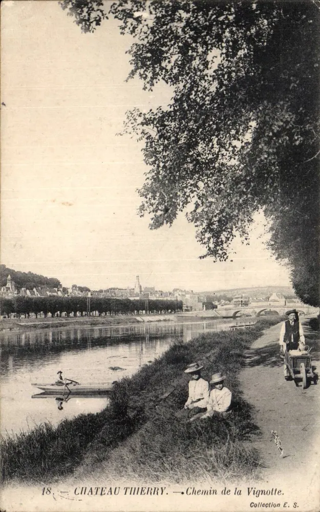 Castelo Thierry — Caminho da Vignotte — Coleção E. S. - Frente