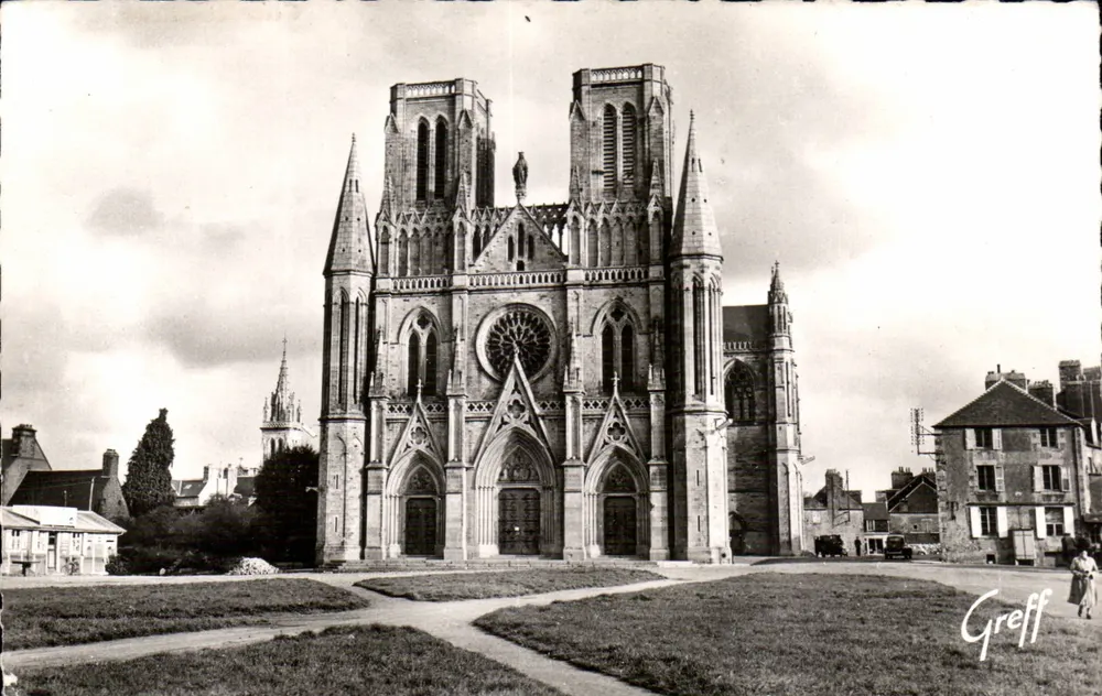 Avranches — Catedral de Nossa Senhora — Greff, Paris - Frente