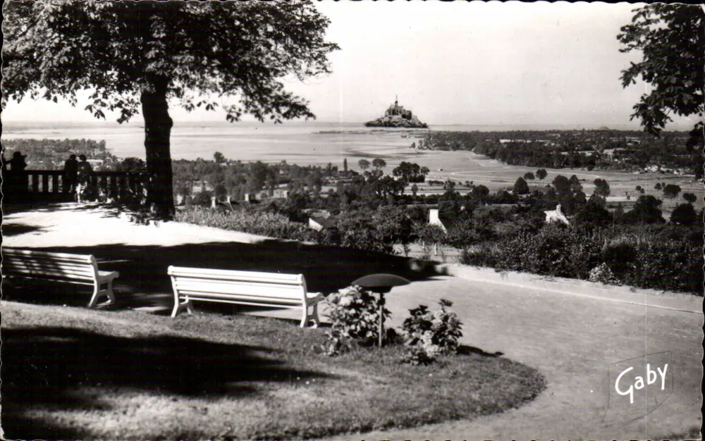 Avranches (Manche) — Ansicht des Jardins des Plantes und Blick auf die Bucht zum Mont Saint-Michel — Éditions Gaby, Nantes - Vorderseite