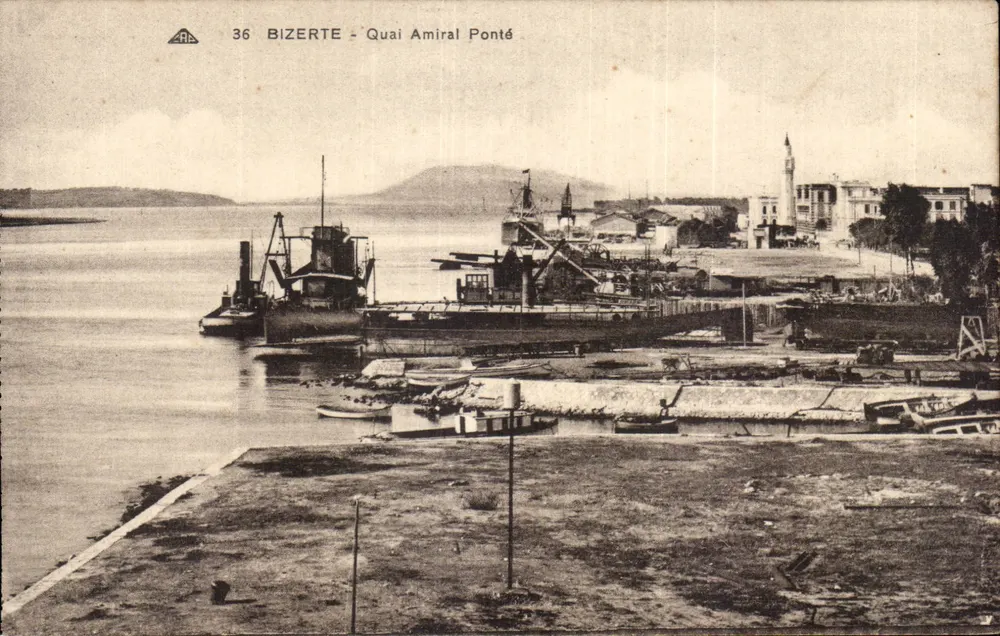 Bizerte - O Cais do Almirante Ponté — vista do porto com navios e minarete — editor ARB, n° 36 - Frente