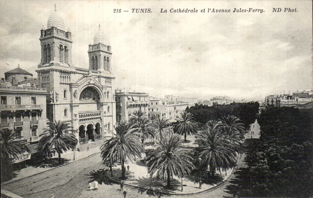 Tunis — Die Kathedrale und die Avenue Jules-Ferry — ND Phot. - Vorderseite