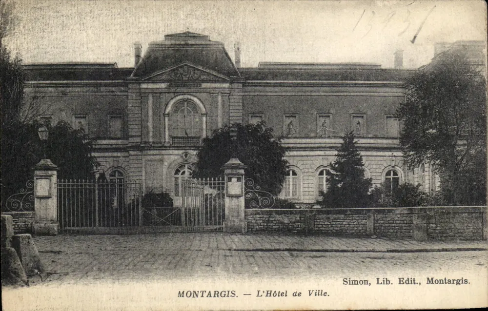 Montargis — O Hotel de Ville — Simon, Lib. Edit., Montargis - Frente