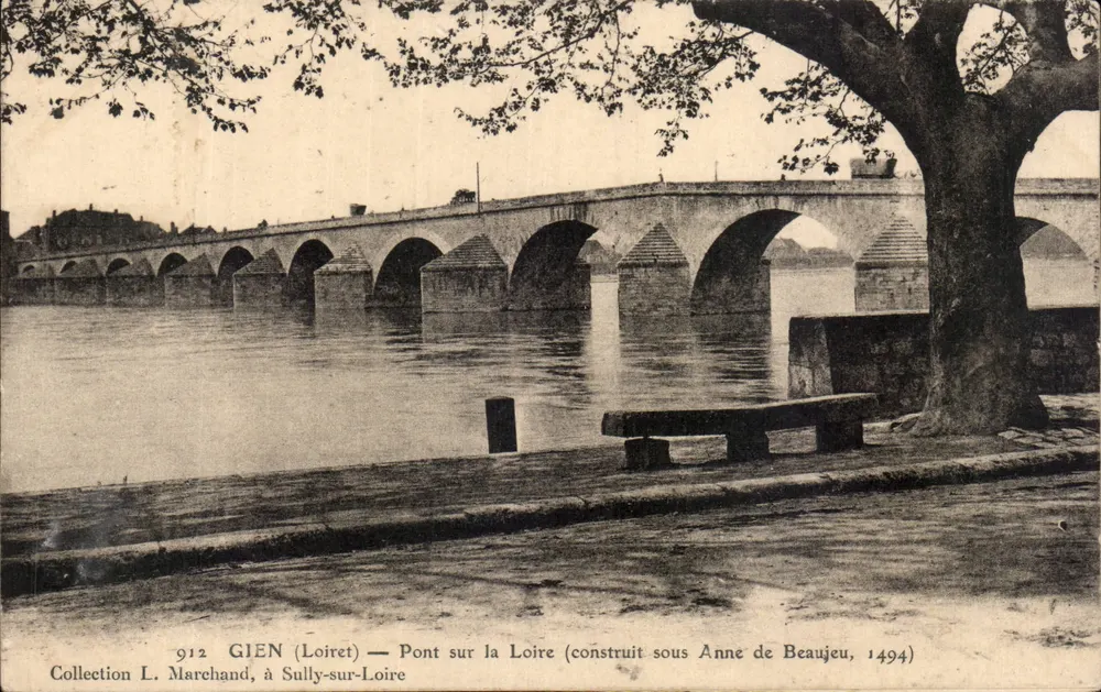 GIEN (Loiret) — Brücke über die Loire (erbaut unter Anne de Beaujeu, 1494) — Sammlung L. Marehand, Sully-sur-Loire - Vorderseite