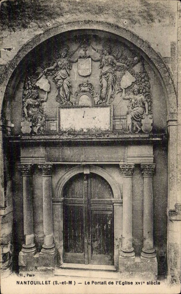 Nantouillet (S.-et-M.) — Der Portal der 16. Jahrhundert Kirche - Vorderseite
