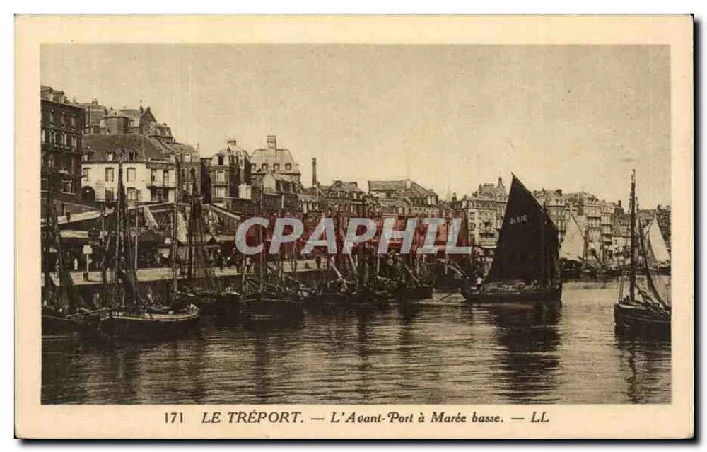 Le Tréport — O Porto Anterior à Maré Baixa — LL - Frente