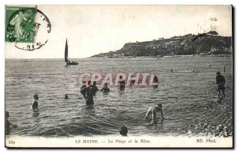 Le Havre — A Praia e a Hève — ND. Fot. - Frente