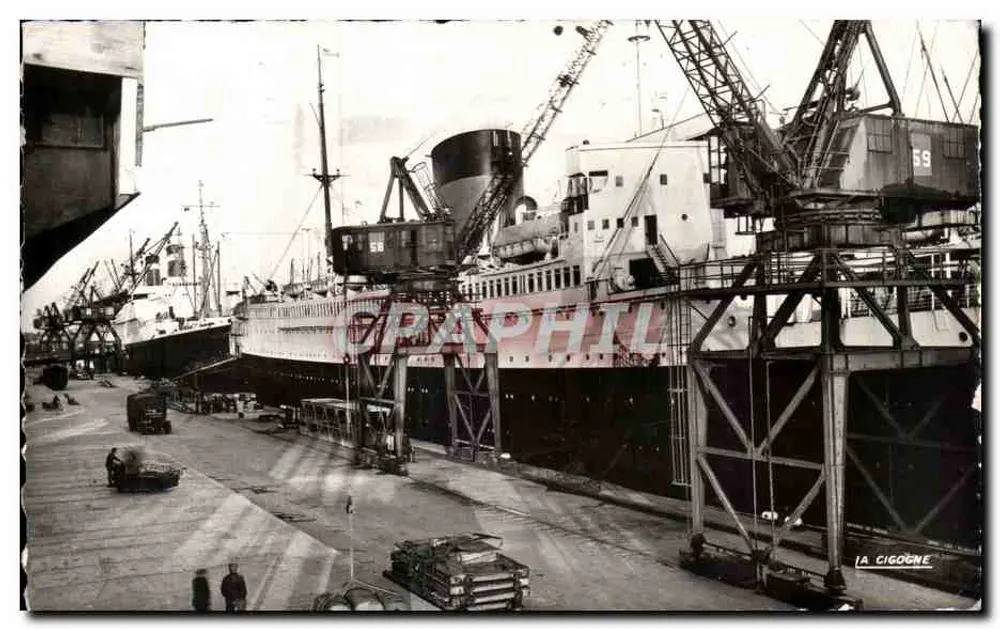 Porto de Le Havre — Carga e guindastes — La Cigogne - Frente