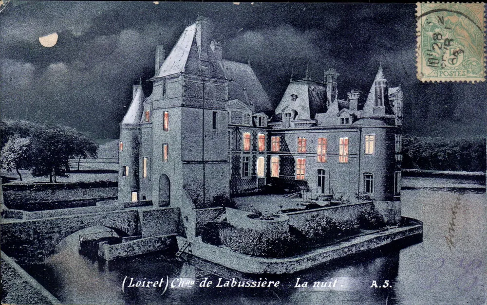 Castelo de Labussière — À noite — A.5. — L. Marchand édit. - Frente