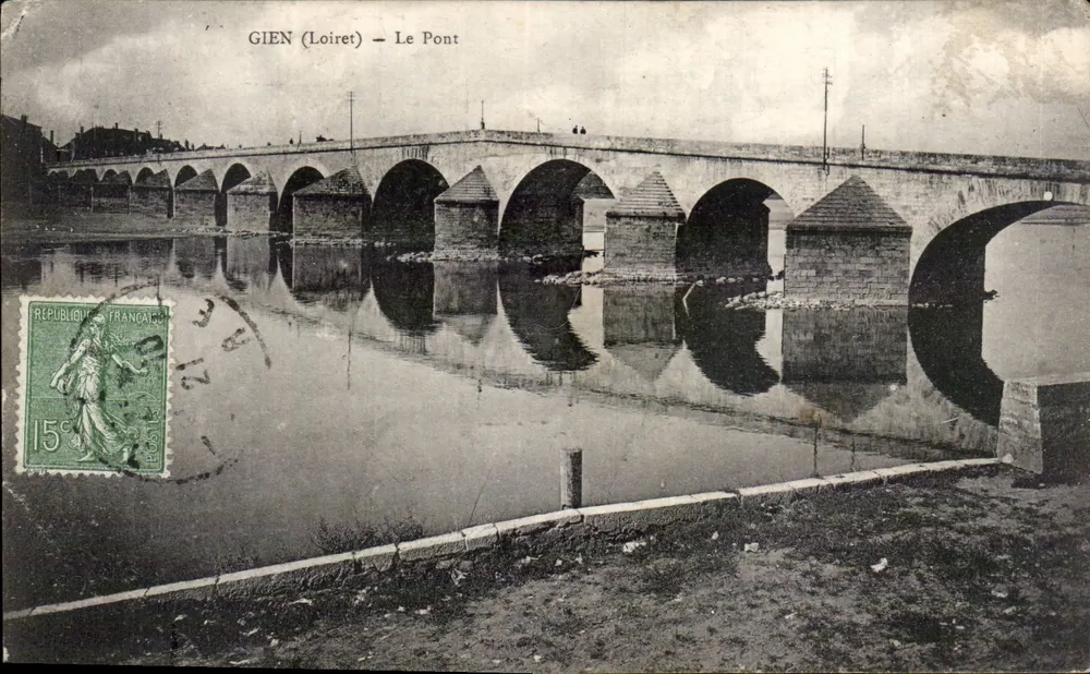 Gien (Loiret) — O Ponte — Editor não identificado, número de série não visível - Frente
